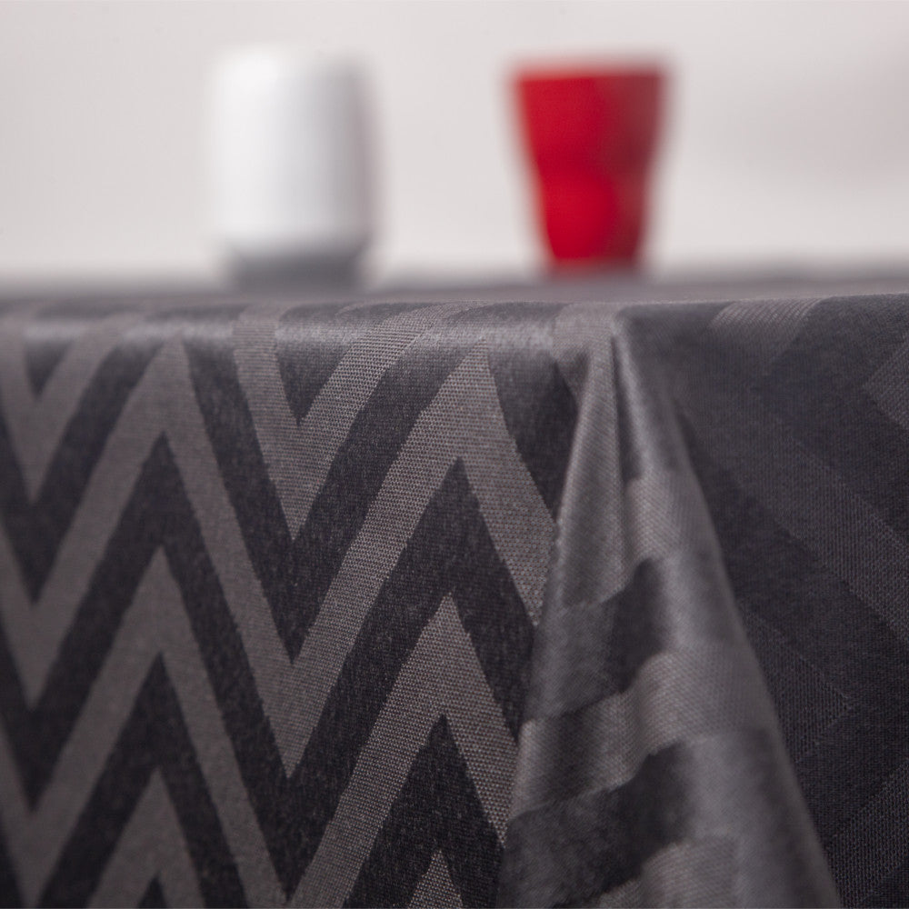 Berlin Sort – Elegant akrylduk med vevd grafisk mønster, 155 cm bred