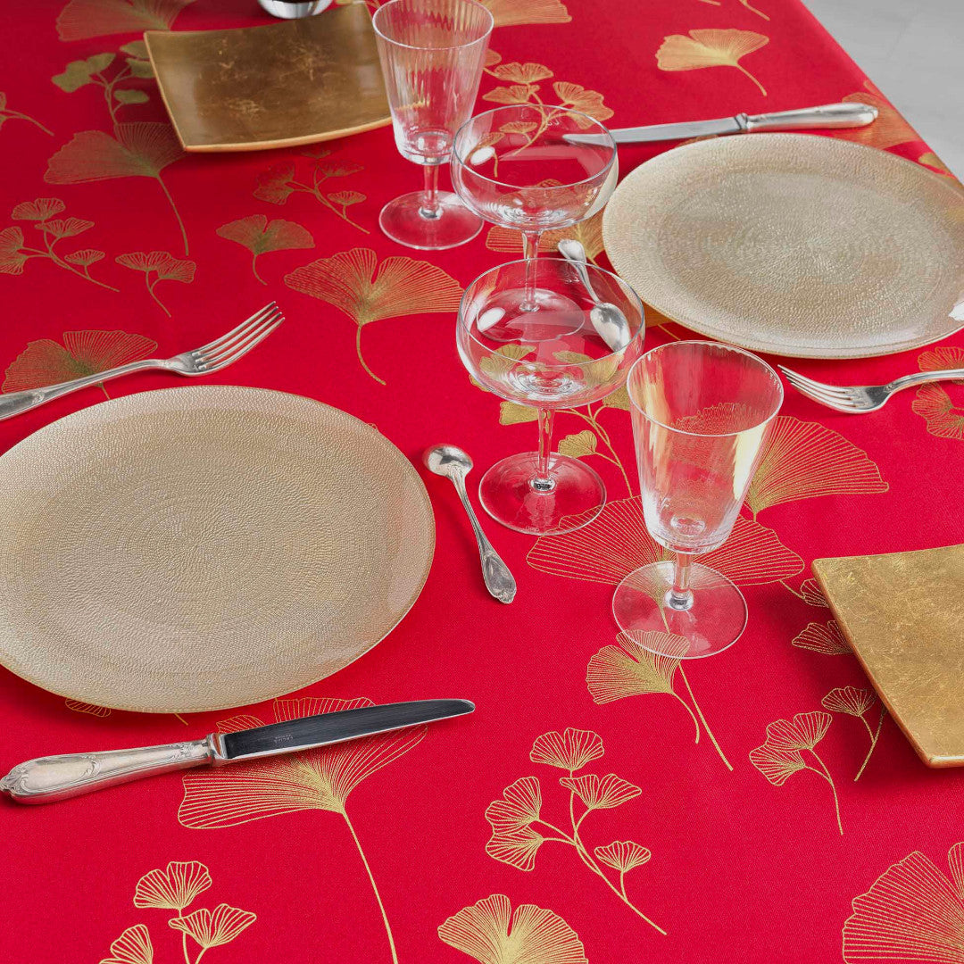 Bloomy Metallic Print – Red/Gold – juleduk med flekkavvisende behandling, 150 x 240 cm