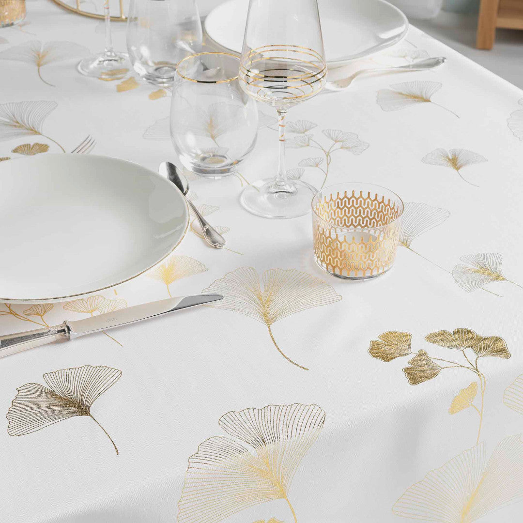 Bloomy Metallic Print – White/Gold – juleduk med flekkavvisende behandling, 150 x 240 cm