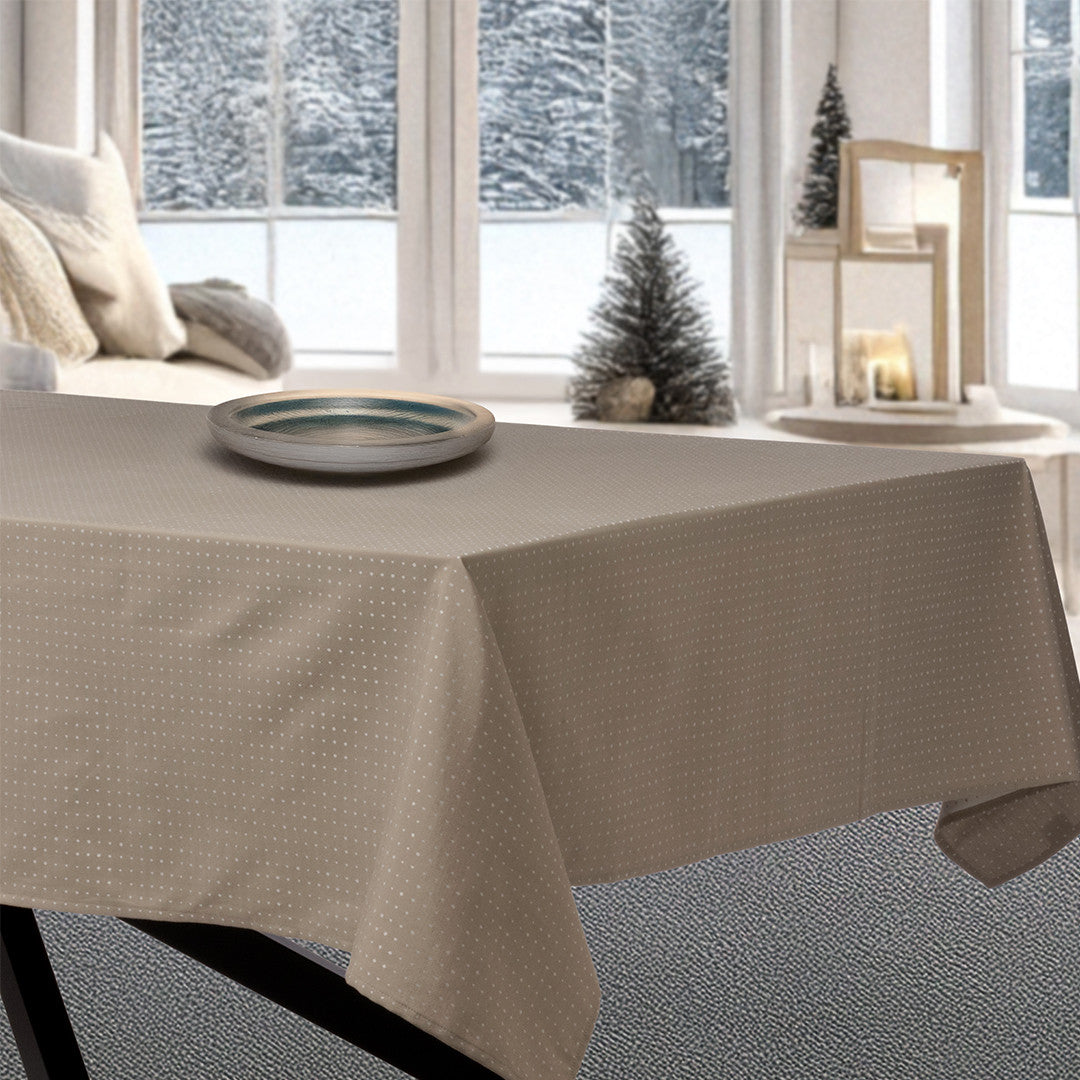 Dotea Beige - Damaskduk med prikker 160 x 320 cm miljø jul