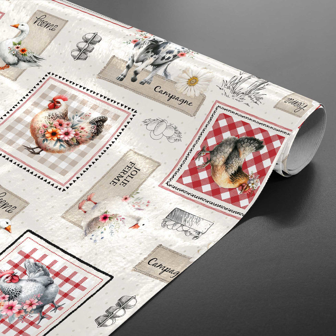 Jolie Ferme – Voksduk med bondegårdsidyll og franske detaljer, rullet