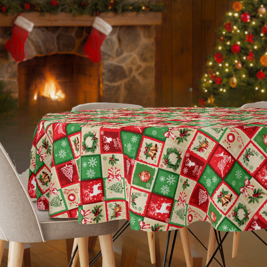 Julevoksduk – Rødt og grønt patchwork med klassiske motiver