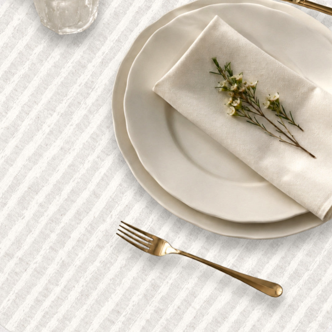 Lam Blanco – Jacquardvevd akrylduk i offwhite 160 cm bred, nærbilde