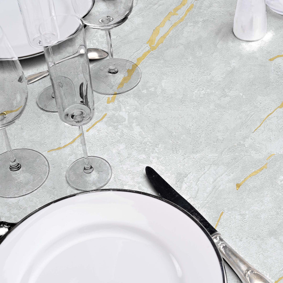 Lustral Metallic – Elegant voksduk med marmorstruktur og gullårer, nærbilde