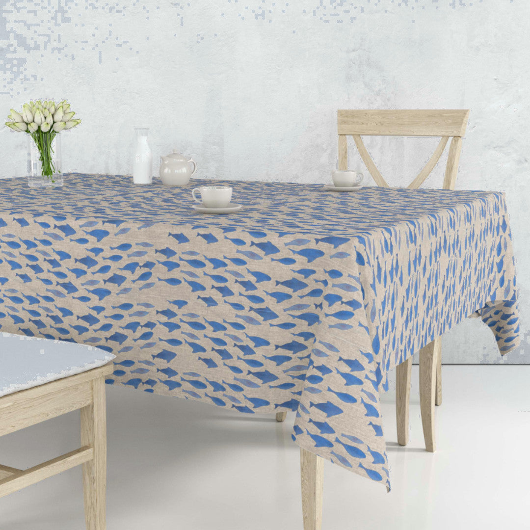 Marino Blåfisk – Akrylduk i linlook med maritimt mønster, 160 cm, miljø