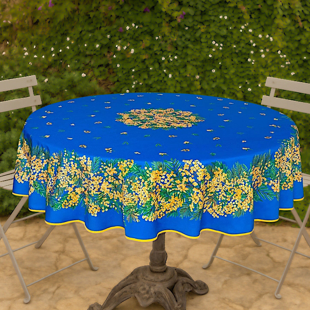 Mimosa Blå – Rund akrylbelagt provenceduk Ø 180 cm