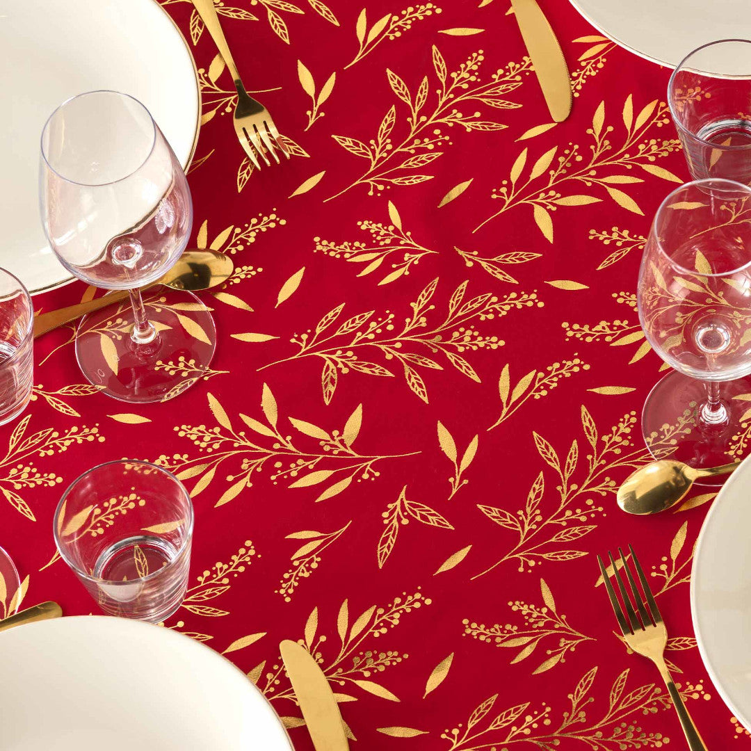 Naelle Rød/Gull - juleduk med gyldne blader 140 x 240 cm nærbilde