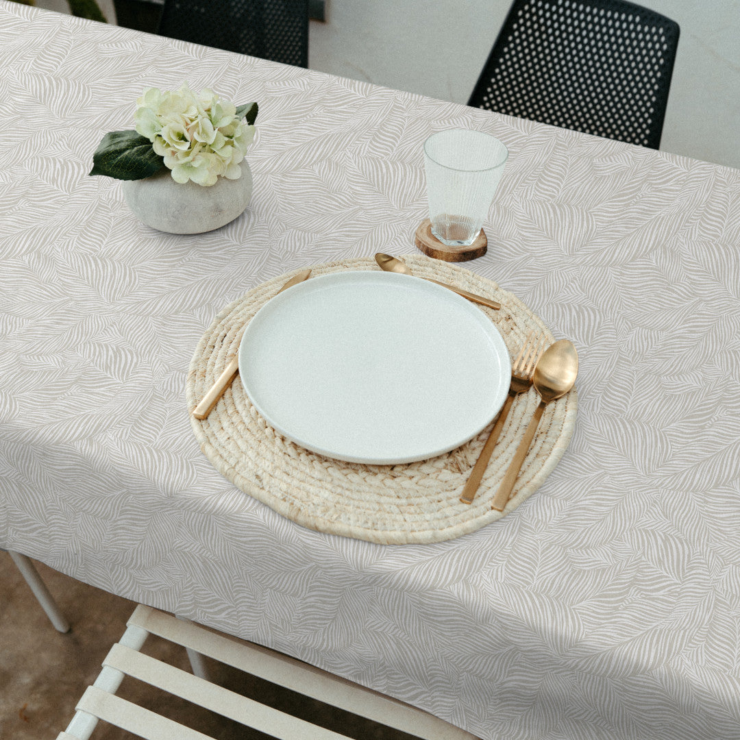 Nanda Beige – Akrylduk med myke palmeblader miljø