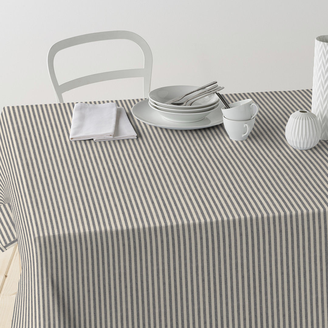 Nordfavn Ibiza Stengrå – Akrylduk med tverrgående striper i linlook, bord