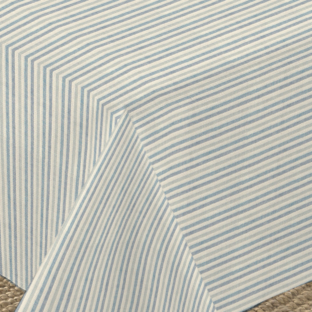 Nordfavn Pitiusa Havblå – Akrylduk med smale tverrstriper, hjørne