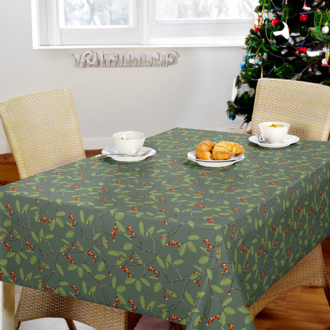 Nordfavn Winter Berry – Julevoksduk med greiner og røde bær, miljø