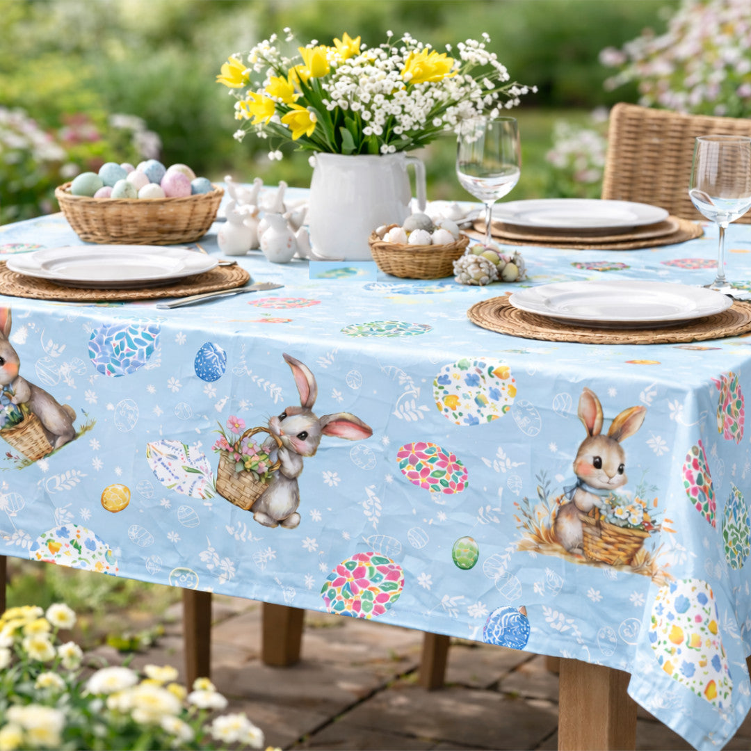 Påskehare Blå – Påskevoksduk med harer og blomsteregg, vårstemning