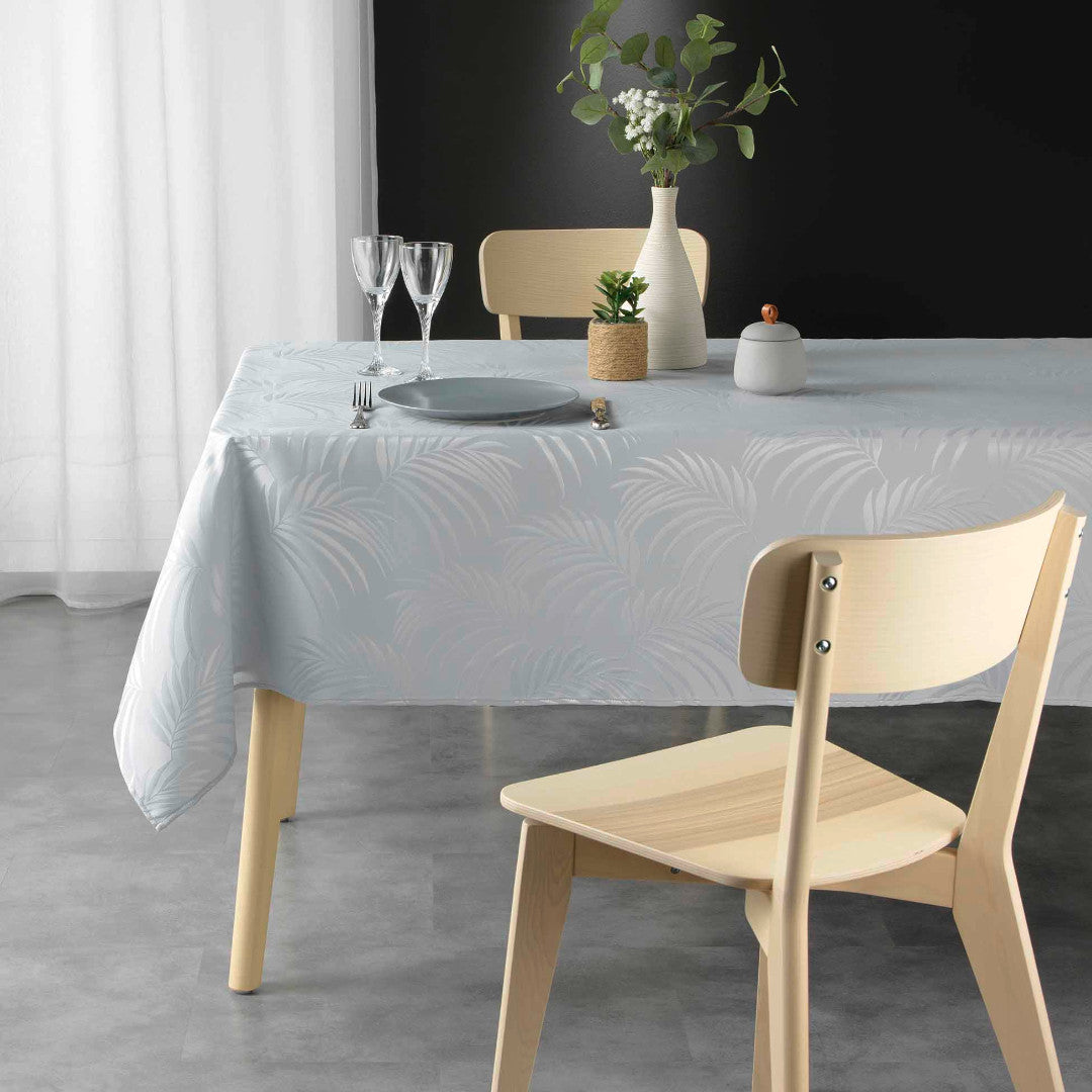 Plumette Grey – Damaskduk med vevd palmebladmønster – 140 x 240 cm, miljø