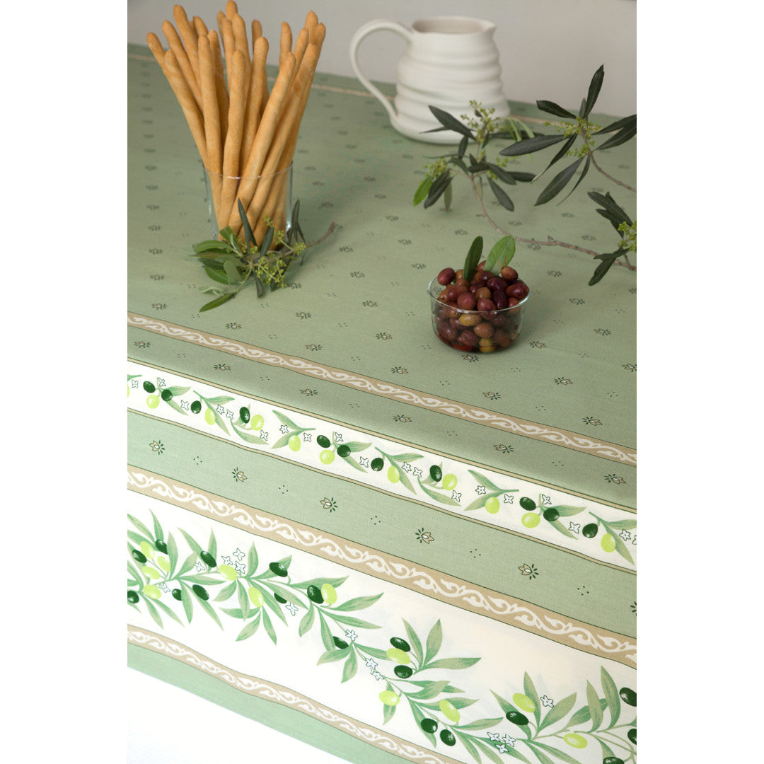 Ramatuelle Grønn – Rektangulær akrylbelagt provenceduk 150 x 250, miljø