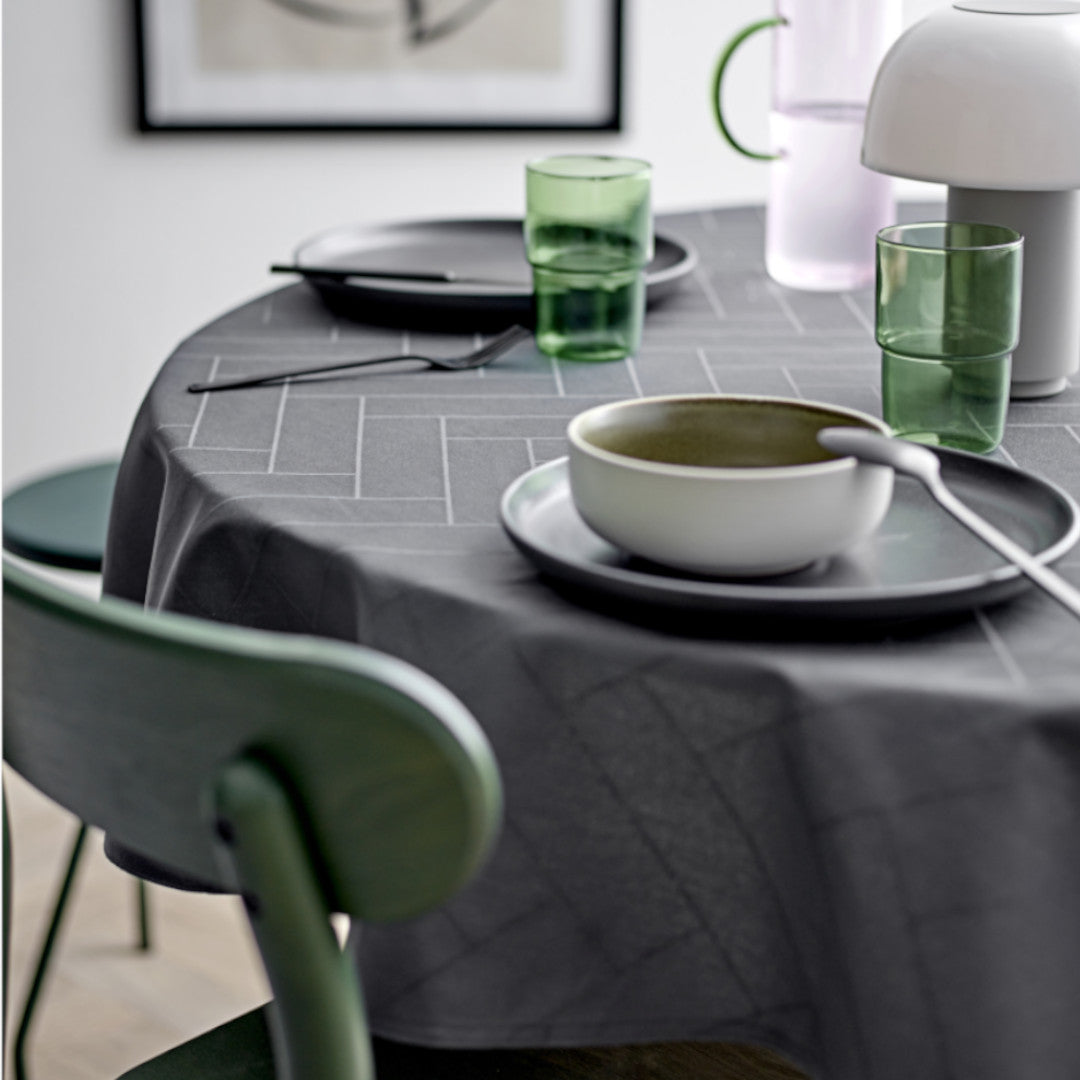 Södahl Tiles Rund Damaskduk Ø 180 cm – Ash, hjørne