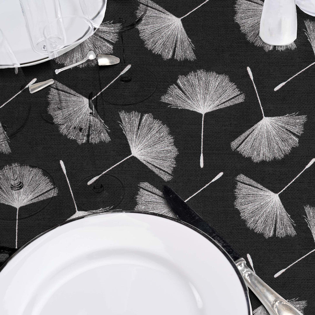 Textilia Glitter Auxine – Voksduk med blomstermotiv i sølvtrykk nærbilde