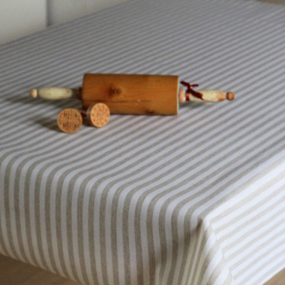 Akrylduk i hørlook med striper i lys beige