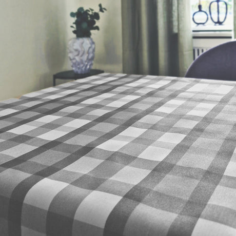 Alistair GrÄ - Akrylduk med ruter