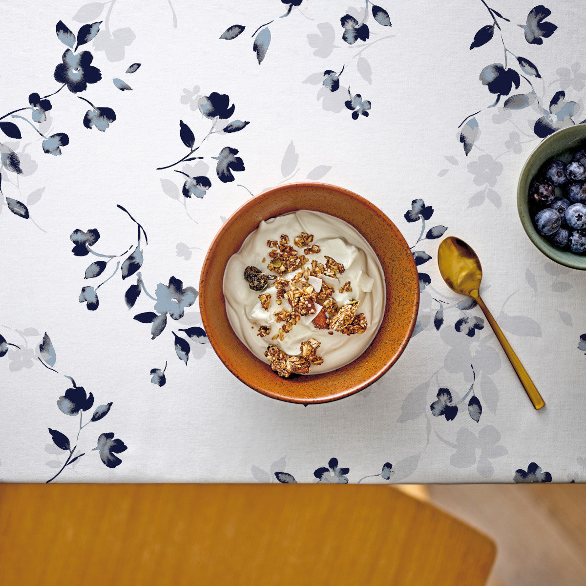 Cherry Blossom Grey – Södahl akrylduk med antiskli, sett ovenfra