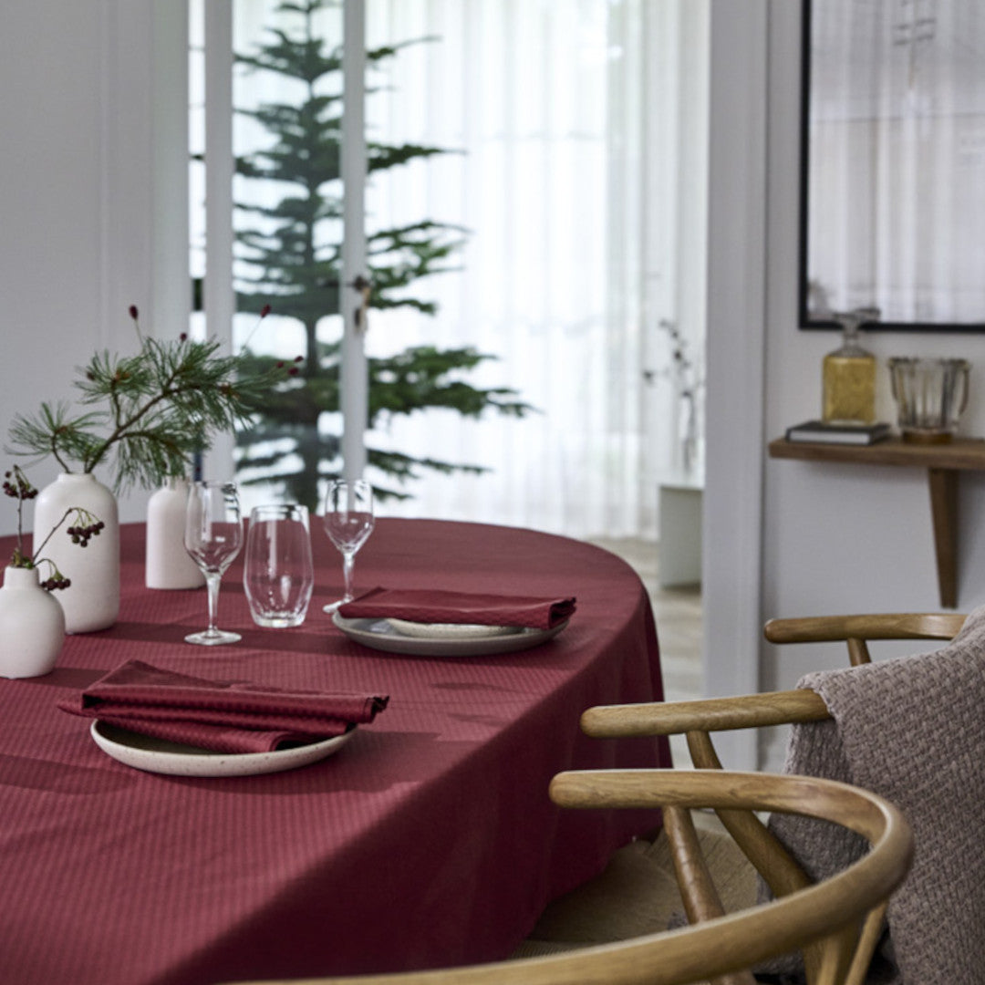 Compliments damaskduk Tile, wine red - 150 x 350 cm