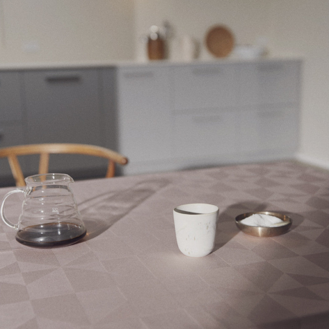 Compliments damaskduk Wind, rose - 140 x 320 cm miljø