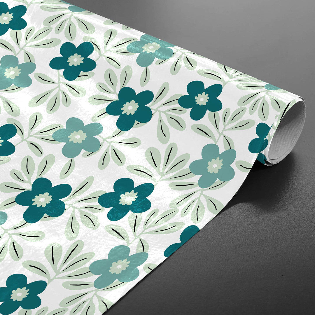 Flory Blue – Elegant voksduk med friske blå blomster, rullet