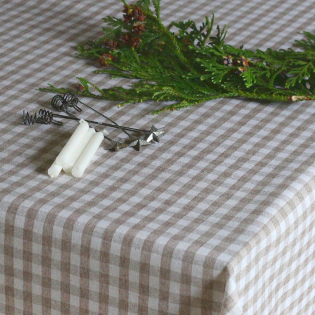 Akrylduk i hørlook med ruter i lys beige