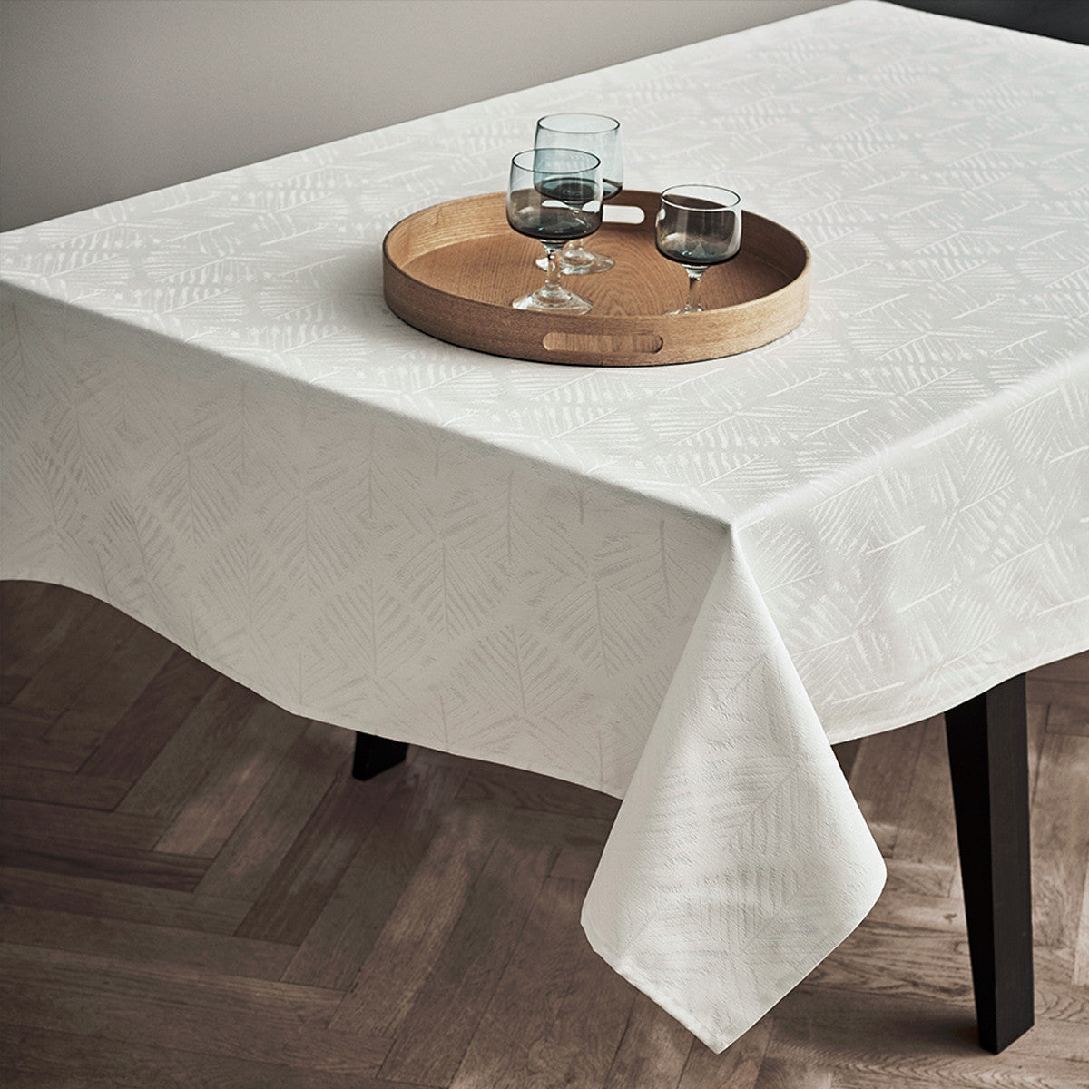 Juna Lea Hvit Jacquard Damaskduk – 150 x 220 cm