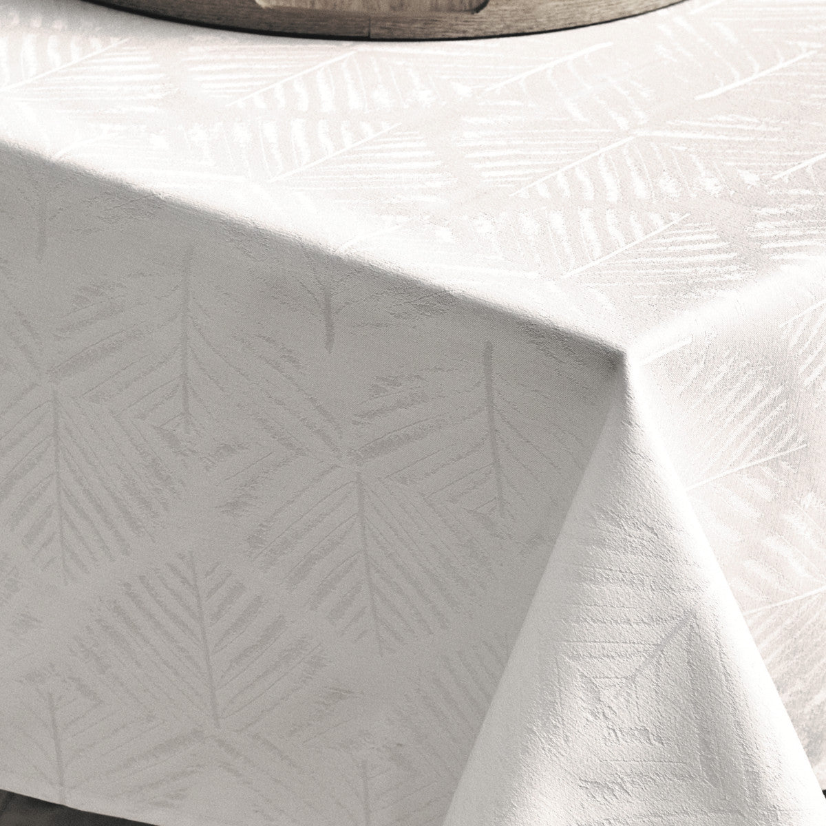 Juna Lea Hvit Jacquard Damaskduk – 150 x 220 cm