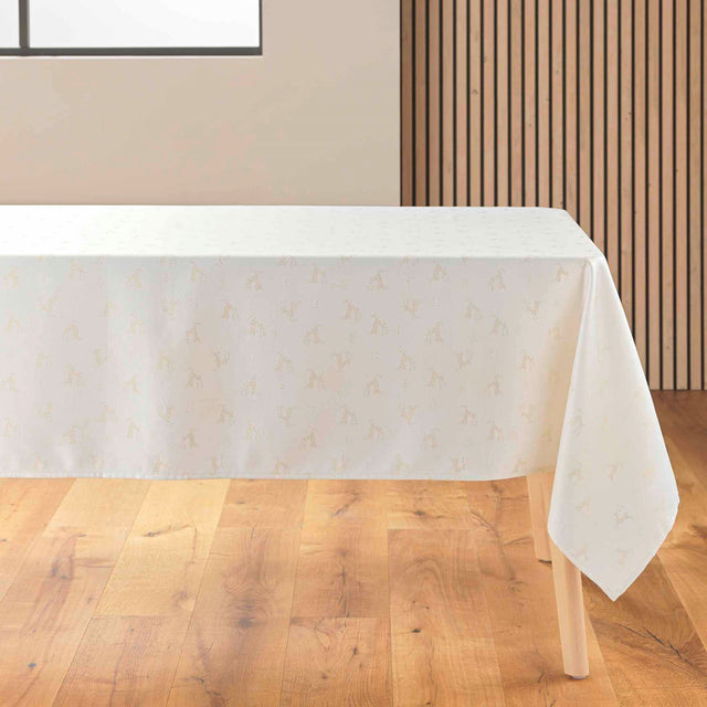 Les Rennes Metallic Natural 140 x 250 cm, rektangulær juleduk, på bord