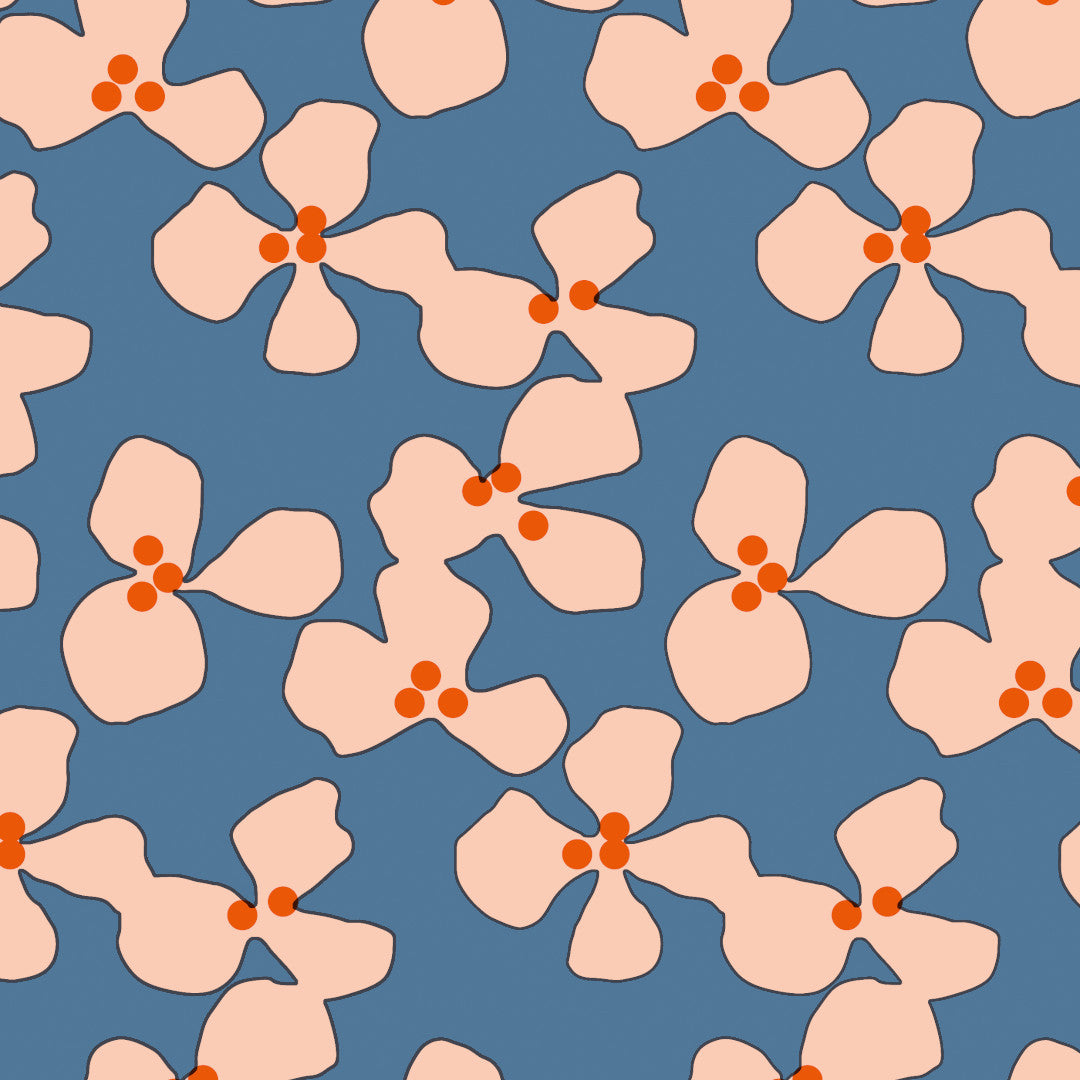 Poppy Morning Blues - Lola voksduk med grafisk blomsterdesign