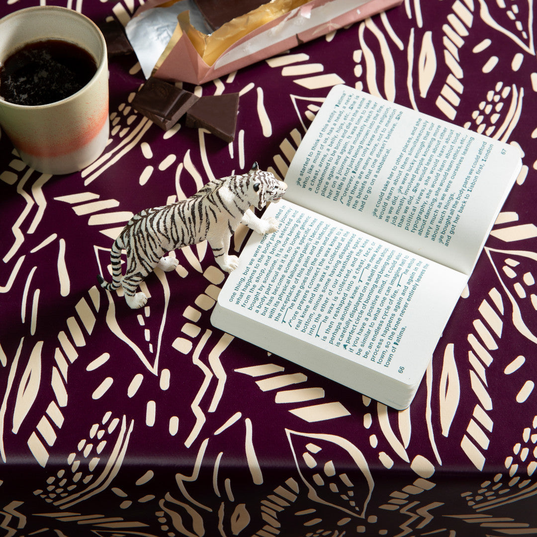 Dakarai Pinot Noir – Lola voksduk med eksotisk uttrykk, nærbilde