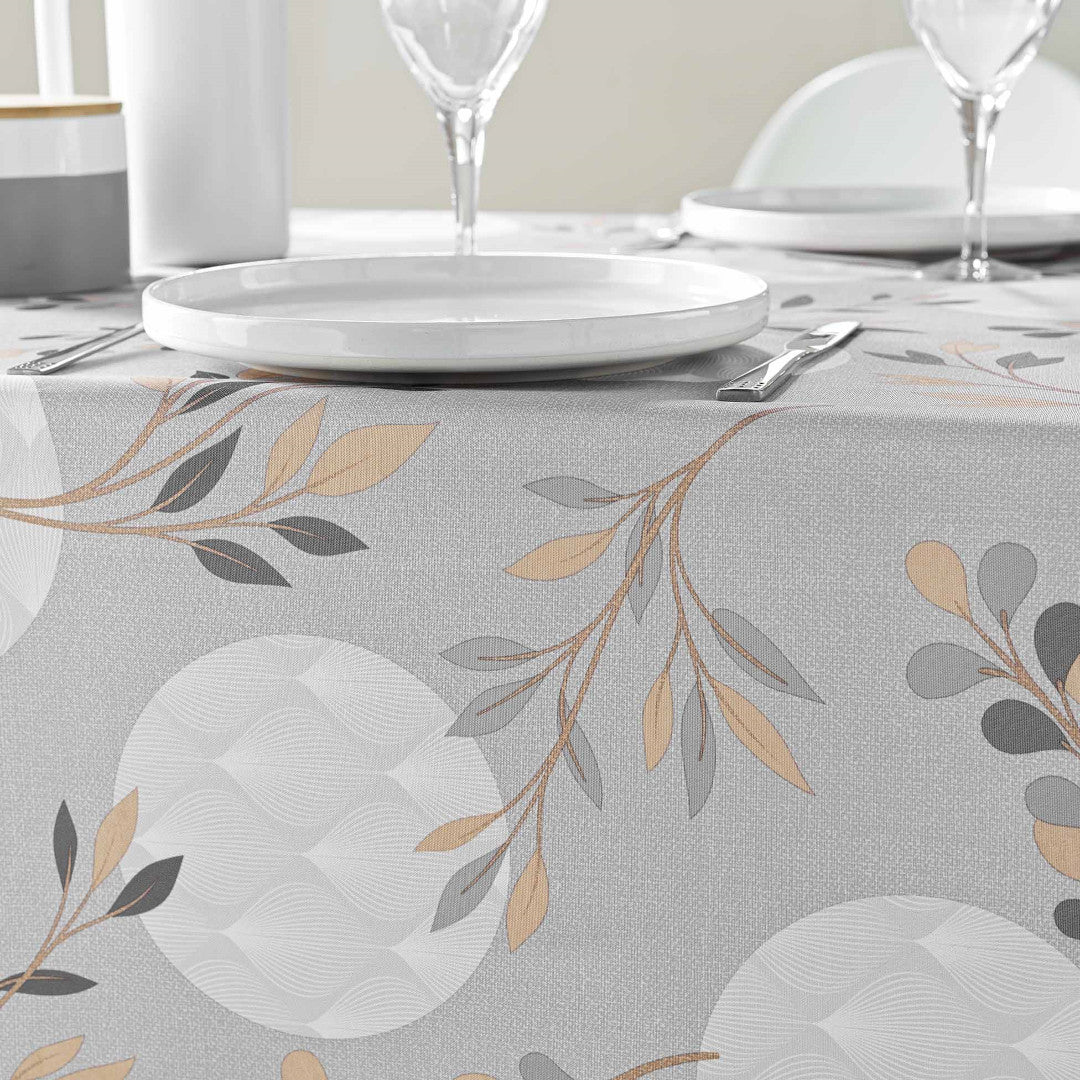 Sidevisning av Manola Grå duk med detaljer av bladmønster