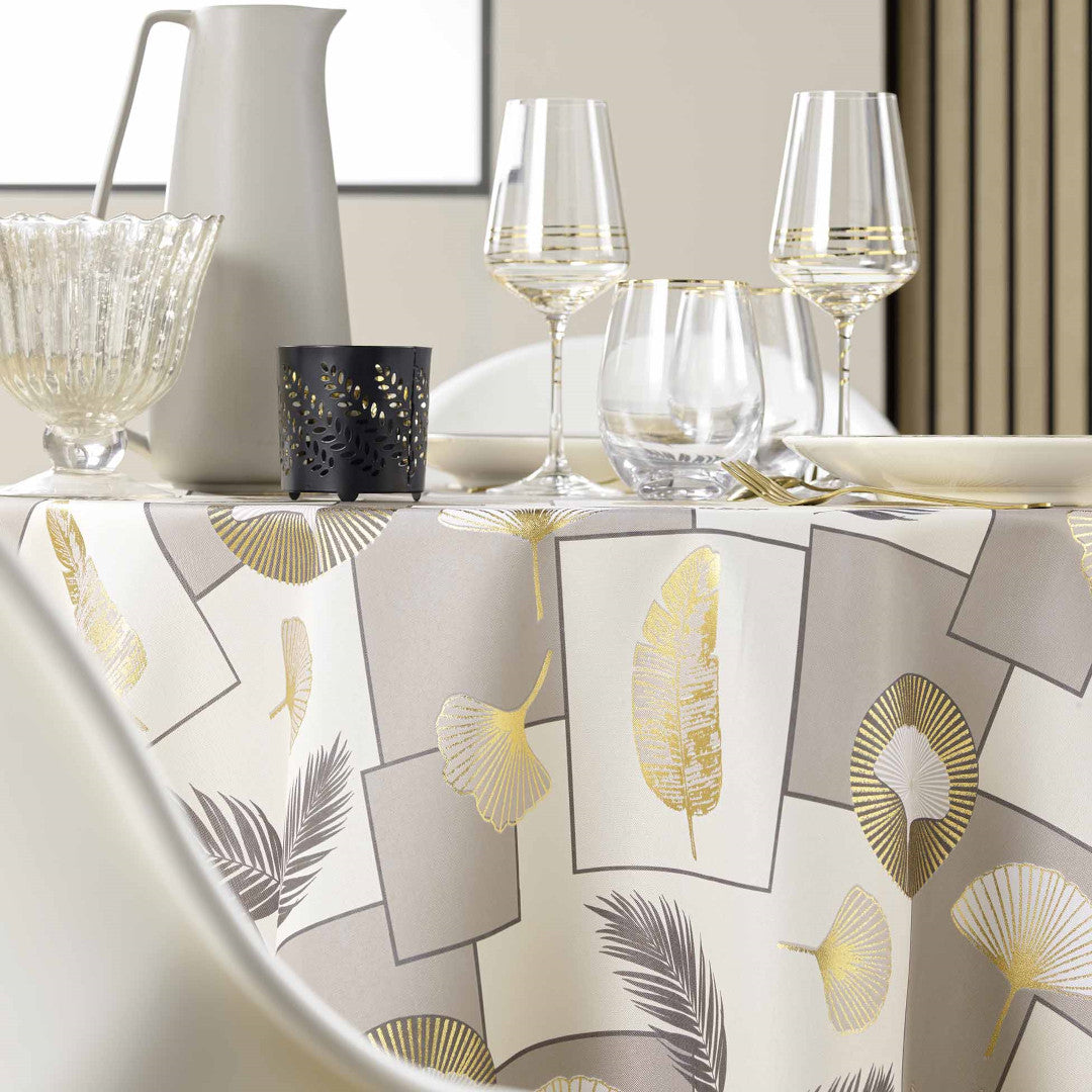 Detaljert utsnitt av Natane Natural rund duk med eksklusive borddekkingsdetaljer