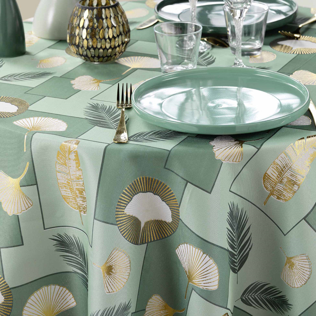 Detaljert utsnitt av Natane Sage rund duk med eksklusive borddekkingsdetaljer