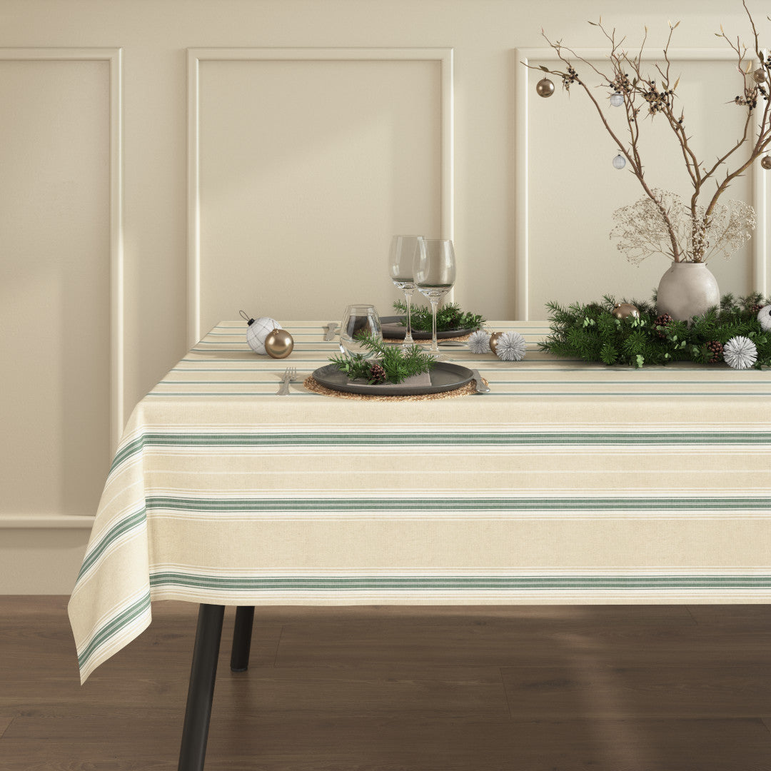 Nordisk Julestripe Grønn – Juleduk i hørlook med akrylbehandling i miljø
