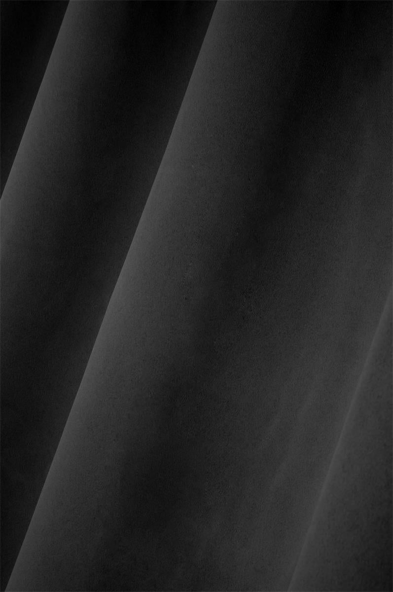 Notte Sort – Mørkleggingsgardin 135 x 250 cm nærbilde