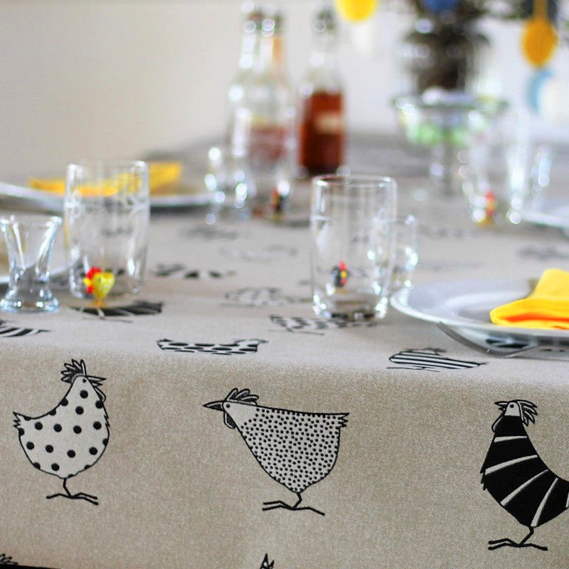 Rego, akrylduk med morsomme høner, 140 cm bred