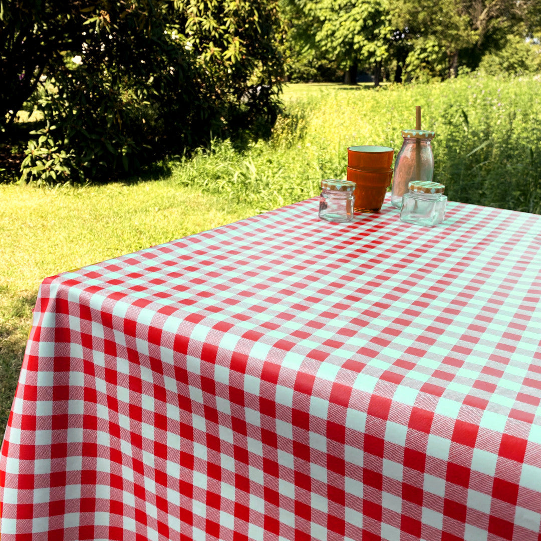 Voksduk med klassiske 1,5 x 1,5 cm ruter – 140 cm bred – rød