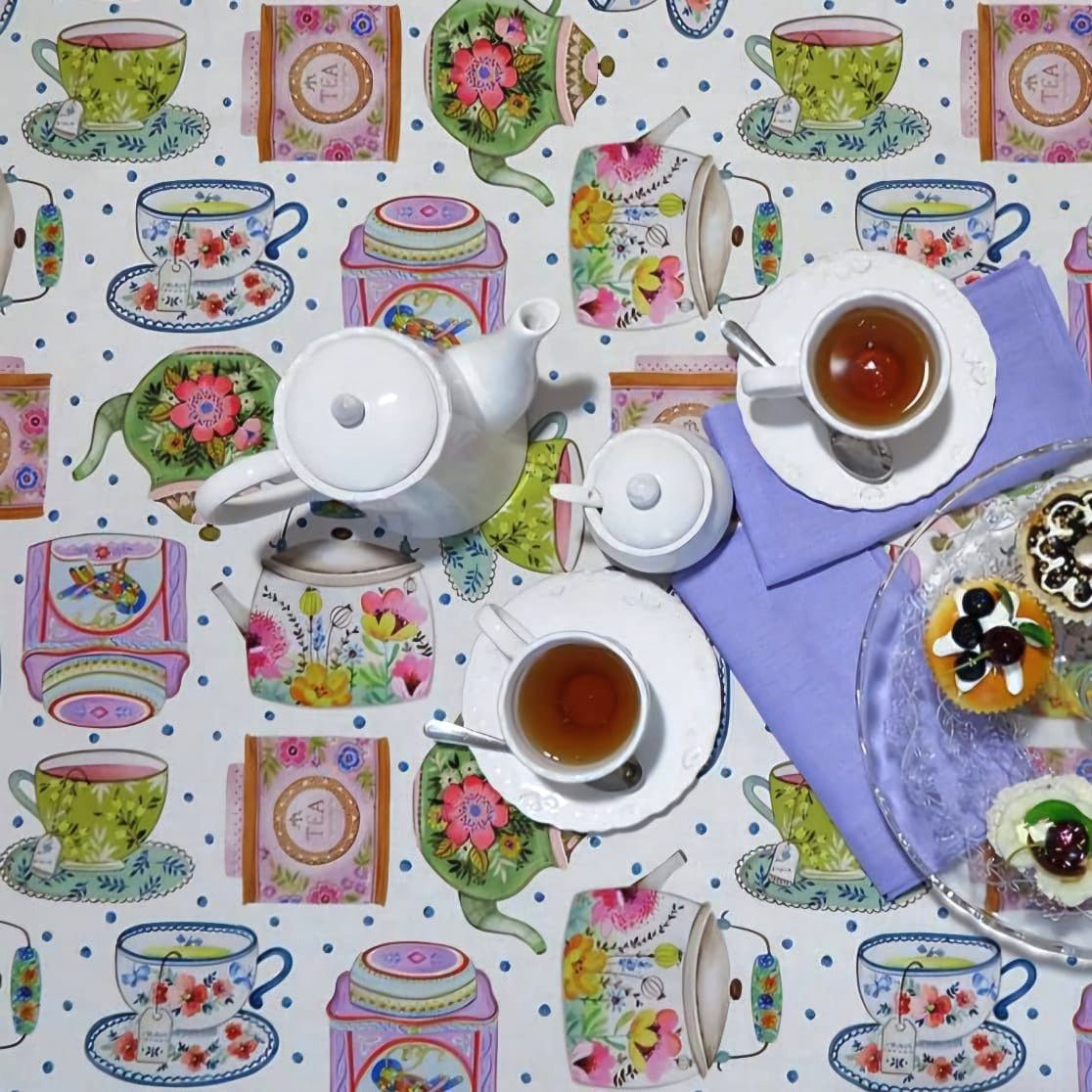 Salone da Tè Bianco – Sjarmerende og morsom akrylduk med alt for tedrikkeren