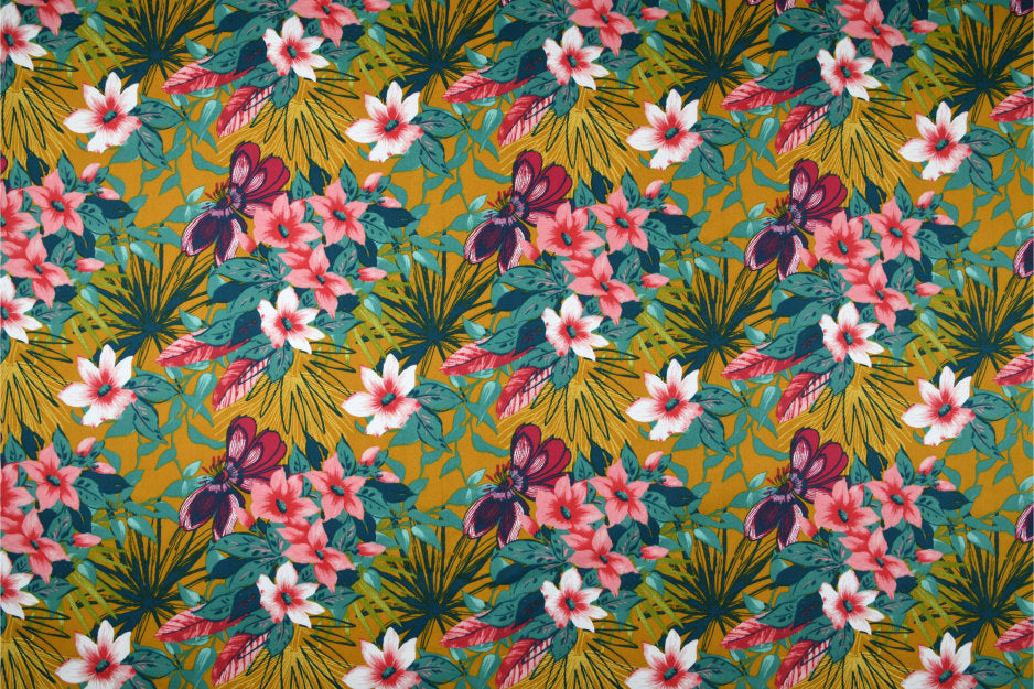 Ahuna - Akrylduk med vakre blomster på sennepsgul bakgrunn - 155 cm bred