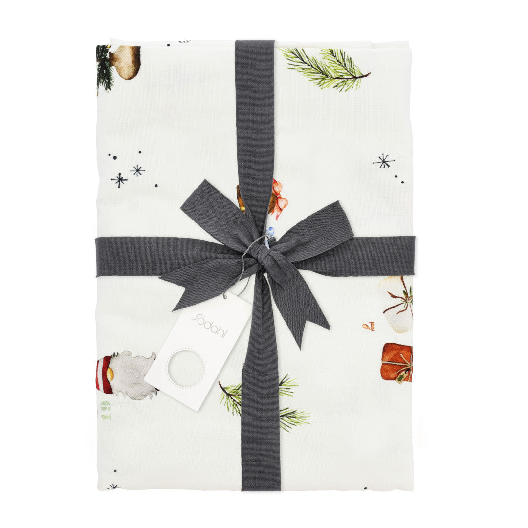 Innpakket Södahl Christmas Days juleduk med bånd 140 × 350