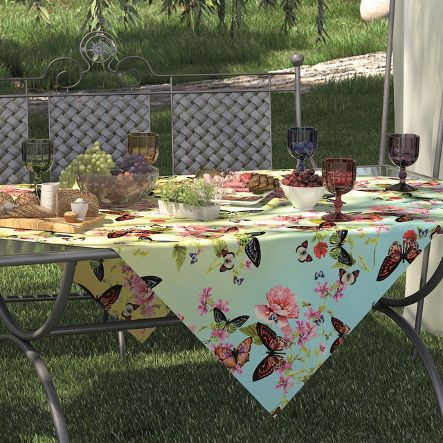 Aimee, voksduk med massevis av sommerfugler og blomster