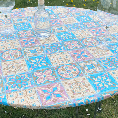 Skønne Kakler Lyserosa - Rund voksduk med strikk