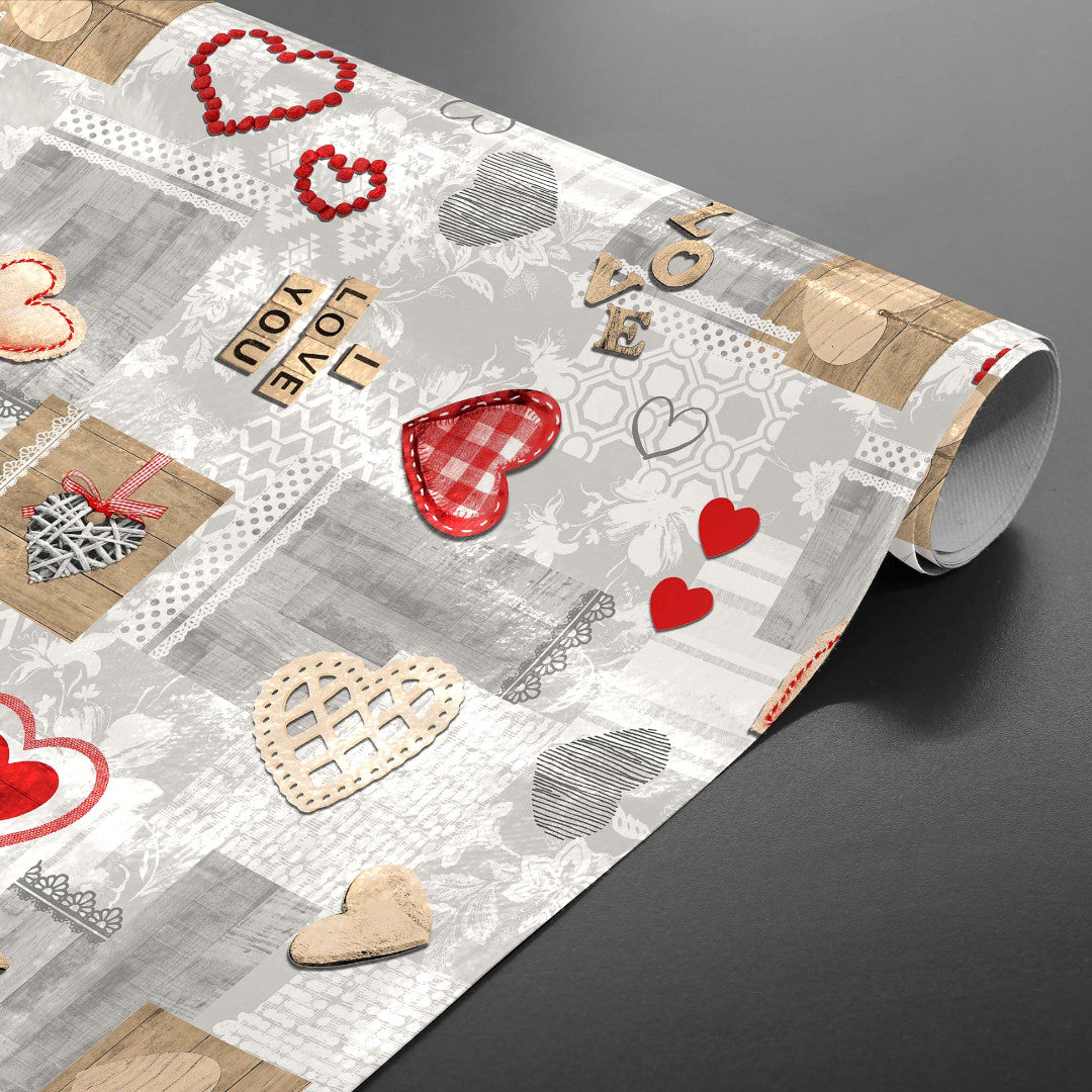 Amour Red - Voksduk med hjerter og romantiske detaljer rullet
