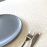 Benlliure Blanco – Jacquardvevd akrylduk, 160 cm bred