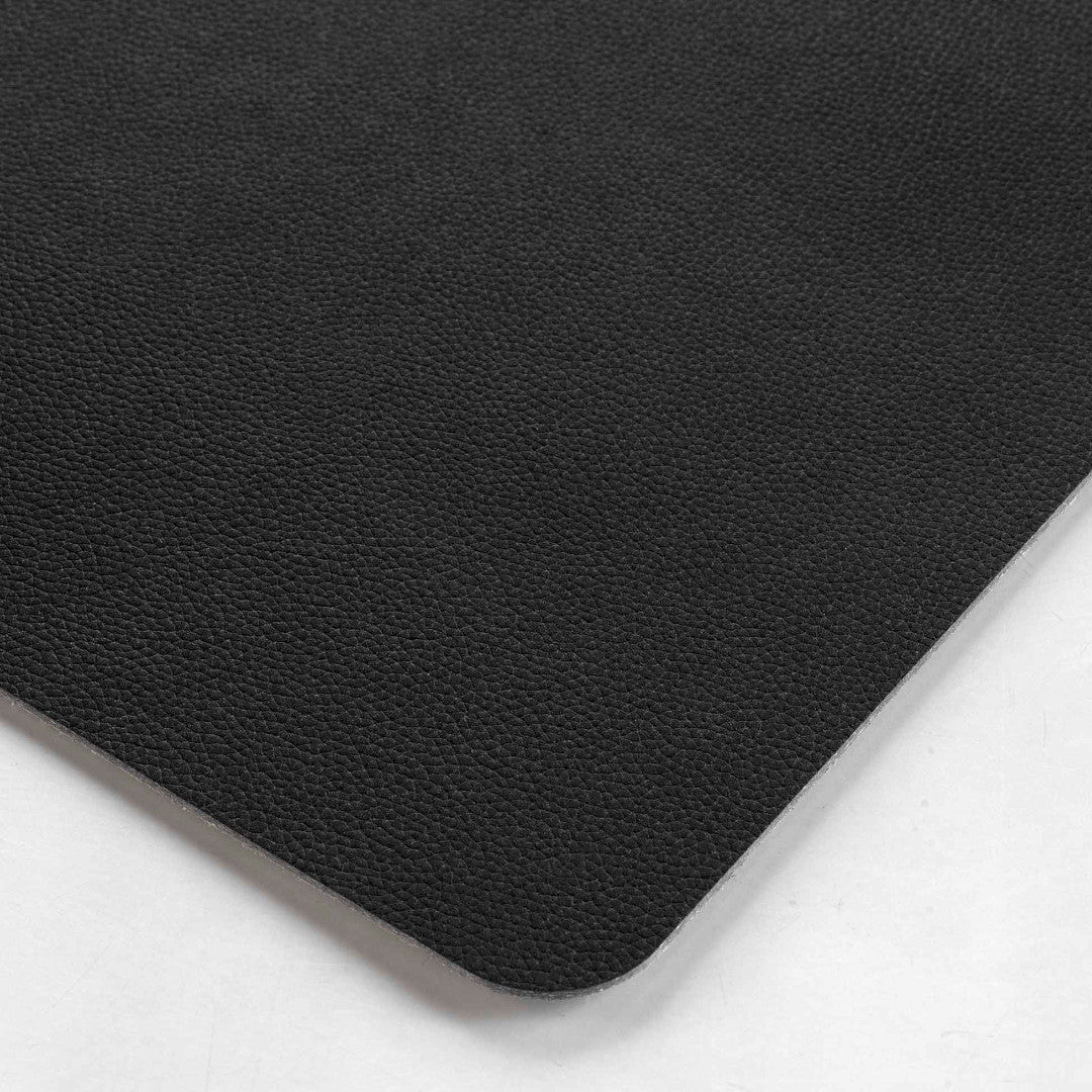 Bergame Sort – Spisebrikke i imitert skinn 30 x 43 cm, vendbar, nærbilde