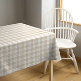 Brent Beige – Klassisk rutet voksduk i lyse nyanser, miljø