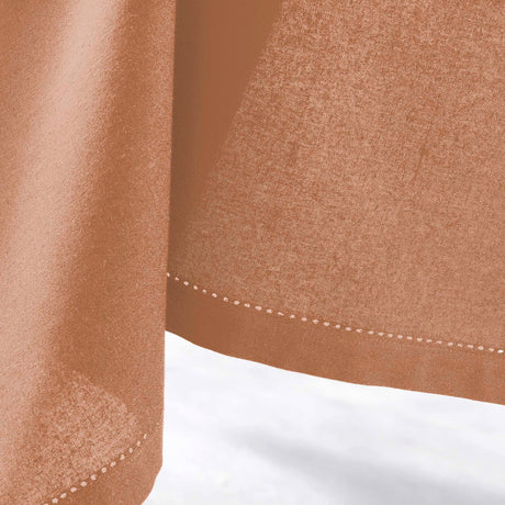 Charline Mocha – Ensfarget bomullsduk 140 x 240 cm nærbilde