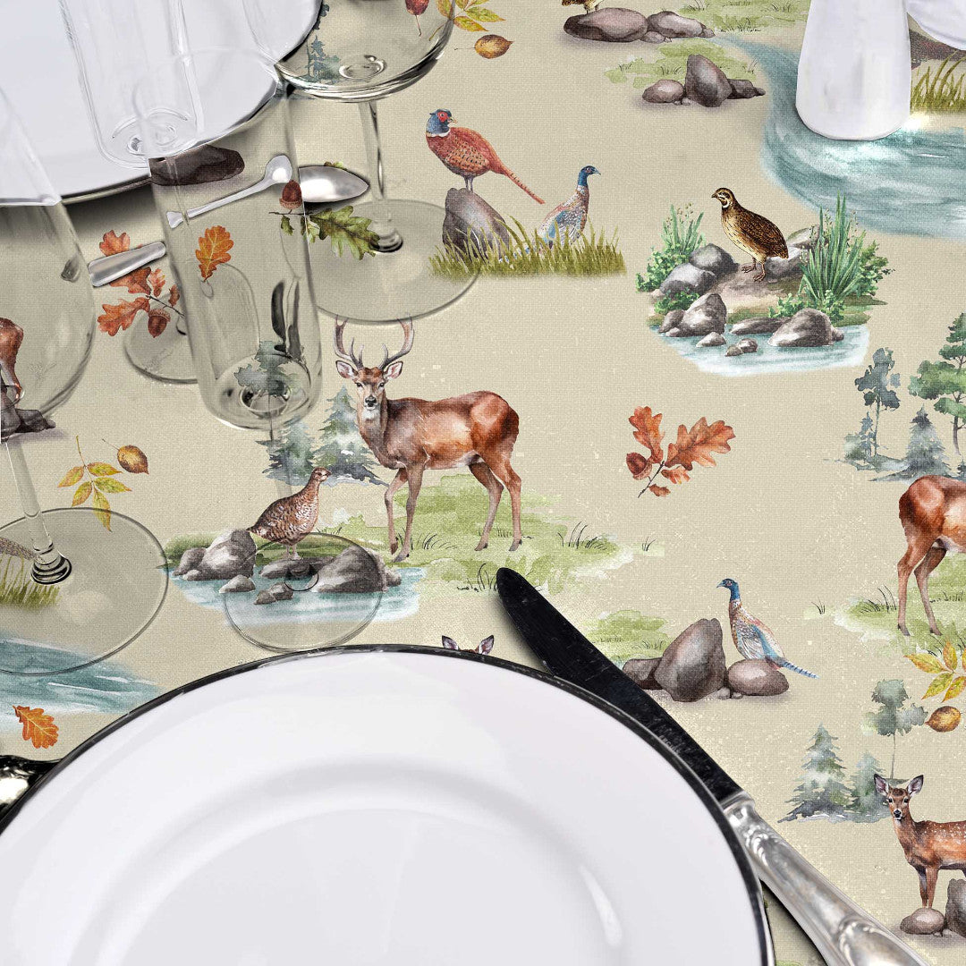 Chasse – Voksduk med rådyr, fugler og høst i skogen, oppdekking